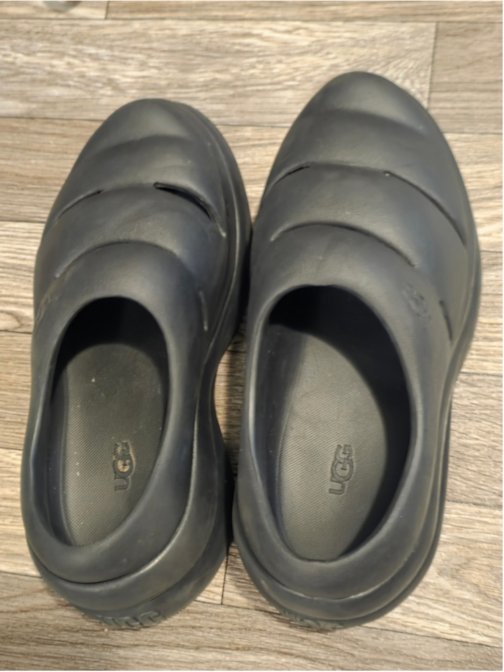 Women's UGG Black Clogs Size 6 kids or 8 womens